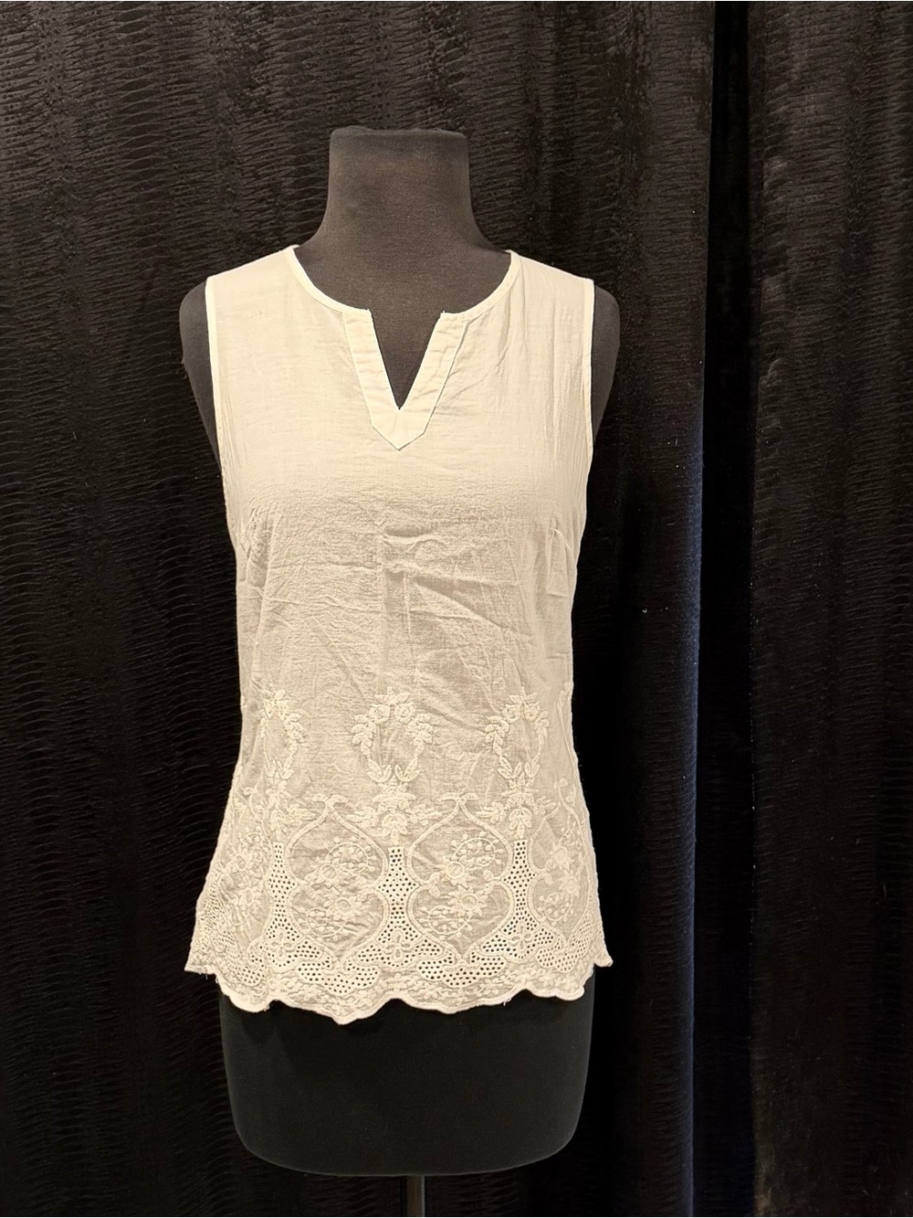 Solitaire White Sleeveless Embroidered Notch-Neck Blouse